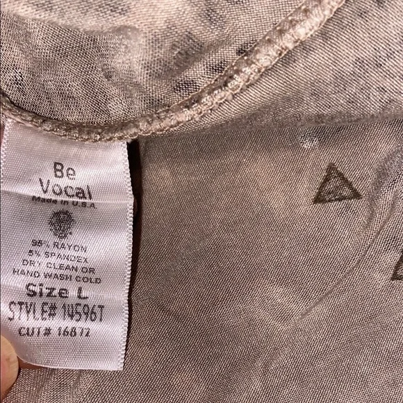 Vocal Cream and Tan Asymmetrical Tank Top - Picture 4 of 12